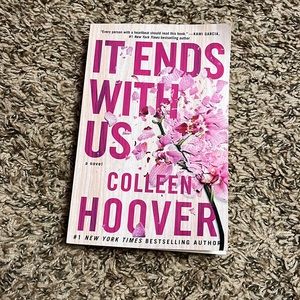 IT ENDS WITH US COLLEEN‎ HOOVER BOOK